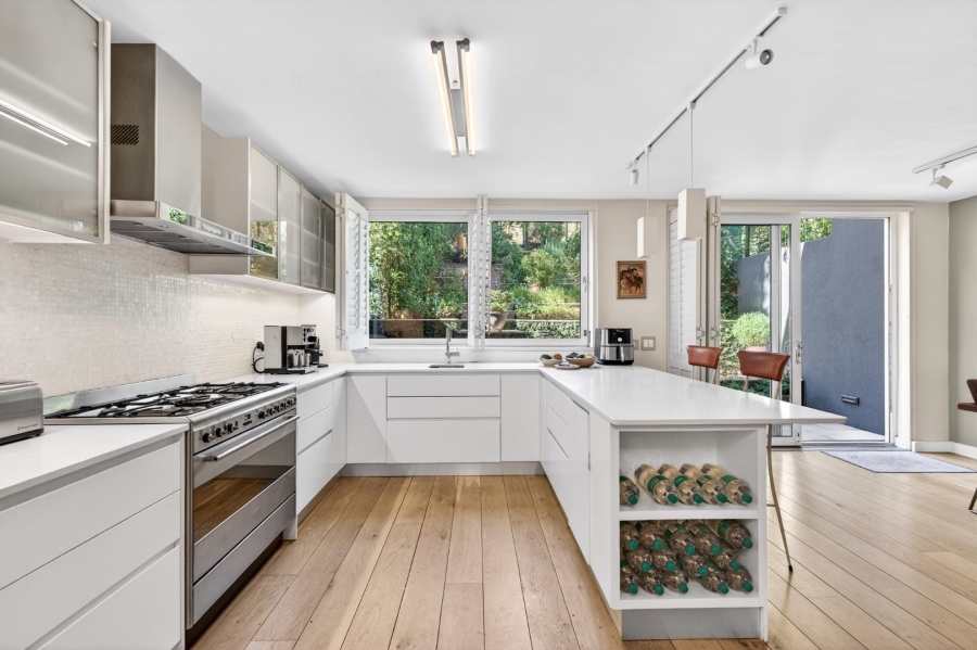 3 Bedroom Property for Sale in Vredehoek Western Cape